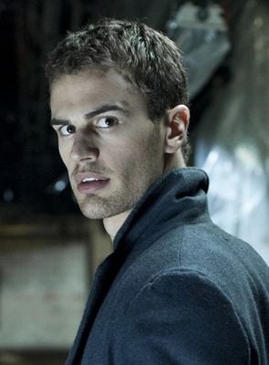 foto de Theodore Peter James Kinnaird Taptiklis